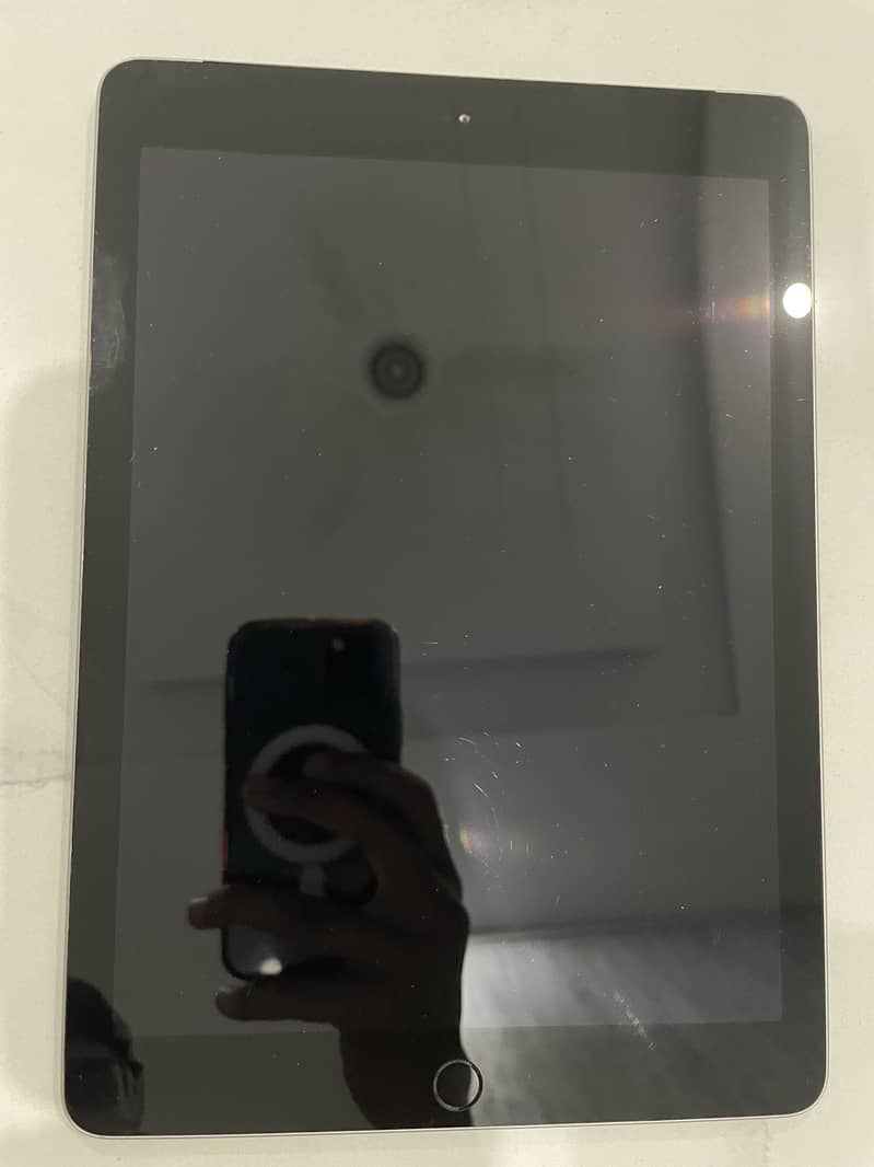 Ipad (6th Generation) 1