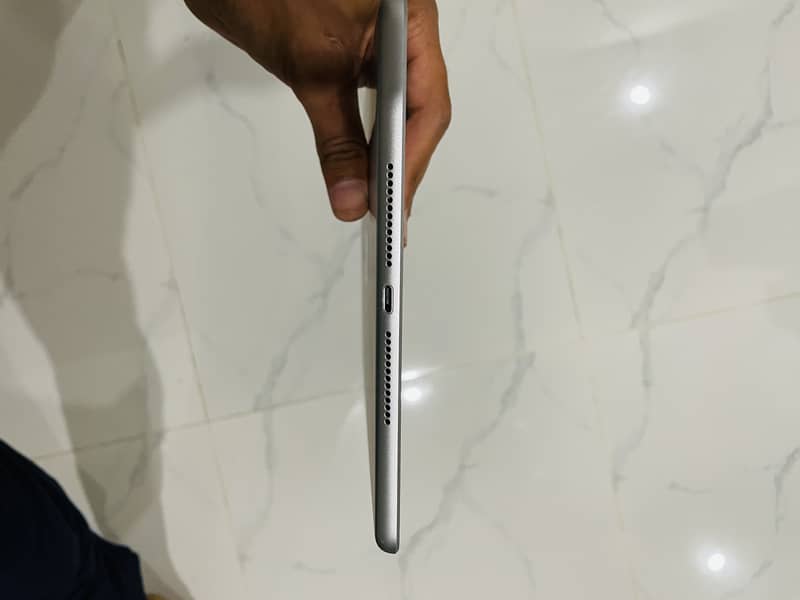Ipad (6th Generation) 6