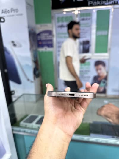 Apple iPhone 16 Pro Max
