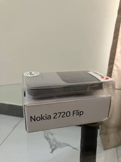 Nokia 2720 Flip