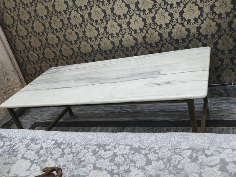 coffee table 0