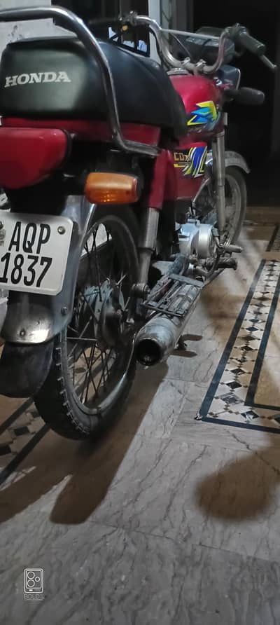Honda CD 70 red colour