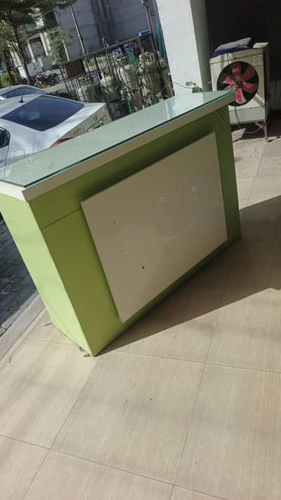 office reception table