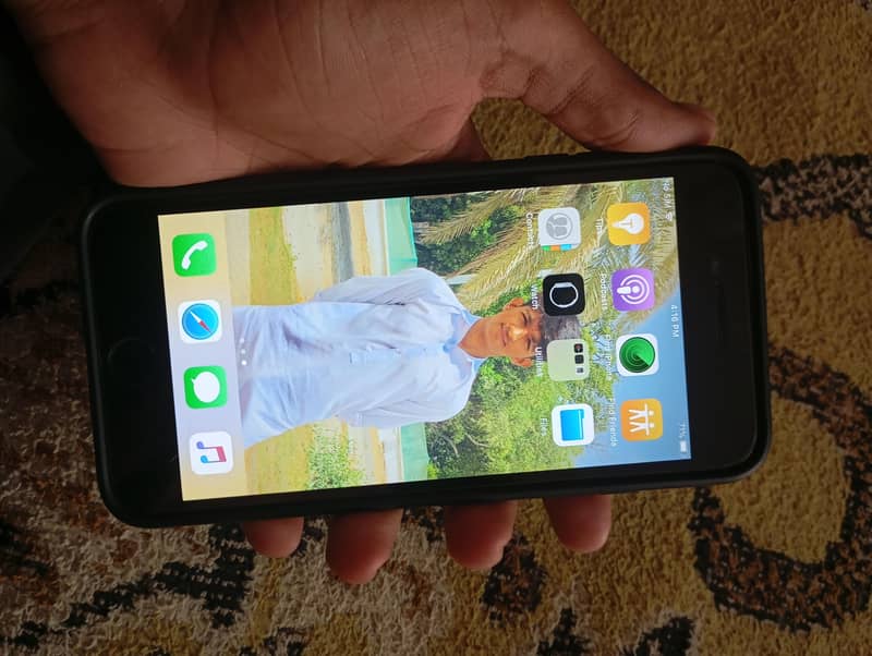 Apple iPhone 6 Plus 0