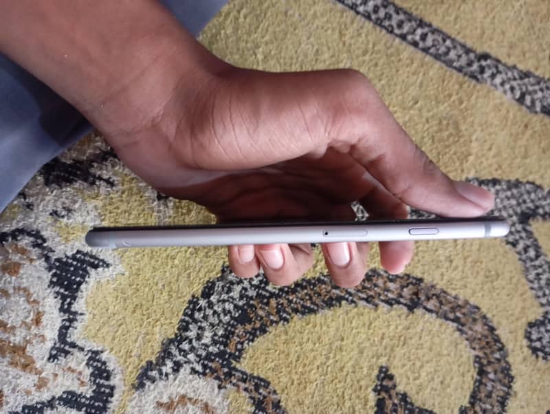 Apple iPhone 6 Plus 5