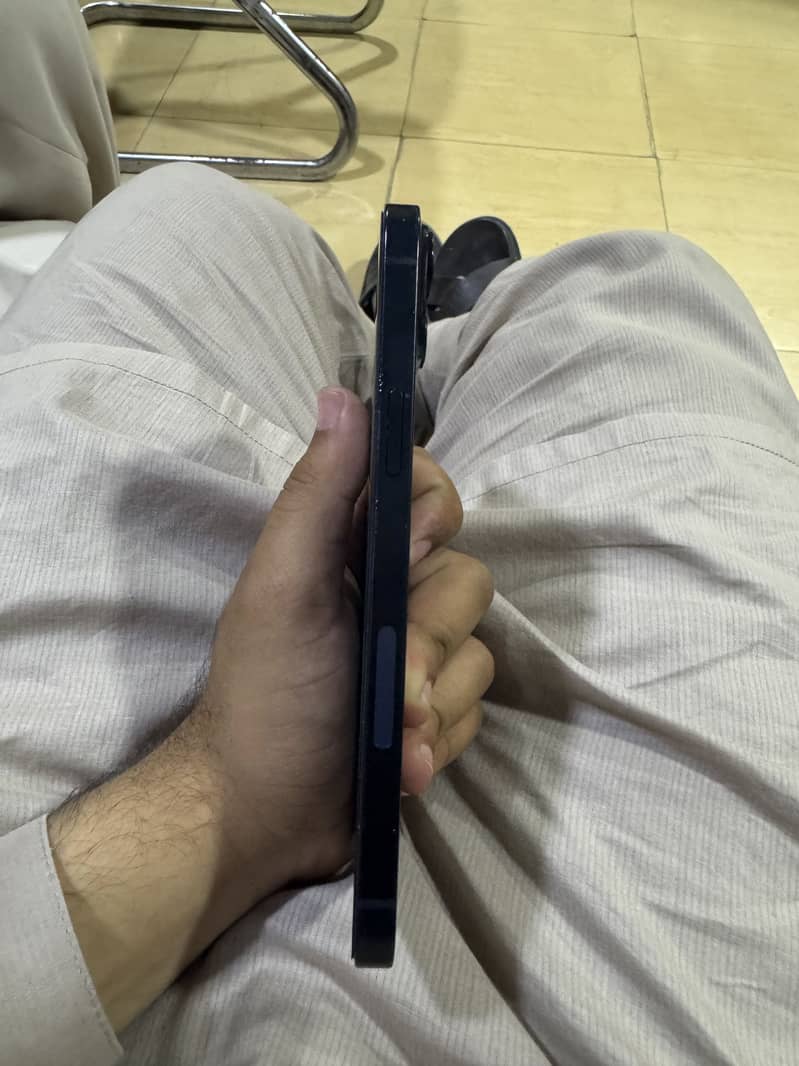 iPhone 14 plus 4