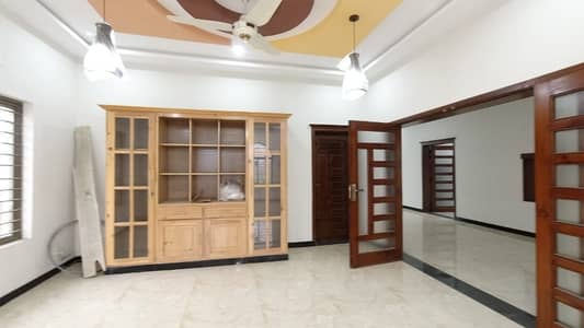 1 Kanal ( 50*90 ) Full House Available For Rent G-15 Islamabad.