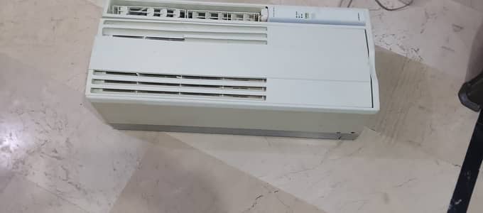 Japanese Portable AC with remote in best condition, chiller AC