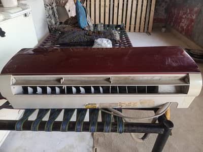 1.5 Ton Non-Inverter Split AC - Gas Full, Cooling 100% Lahore
