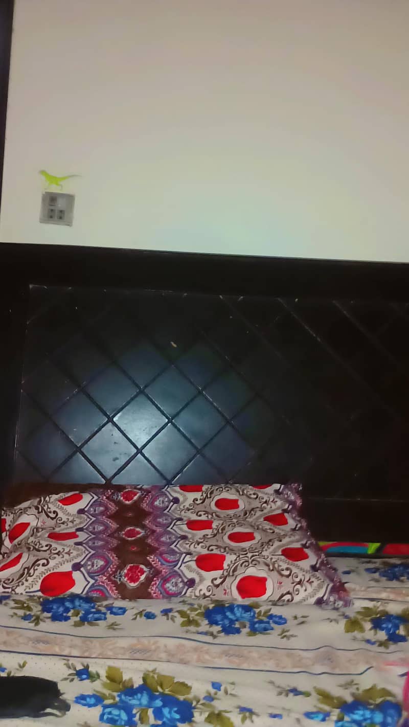 used bed 0