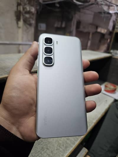 Infinix Hot 60 pro plus(8/256)