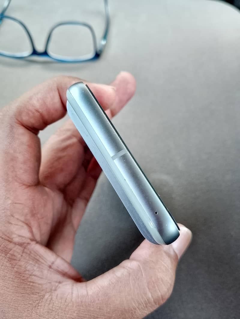 Google Pixel 8 2