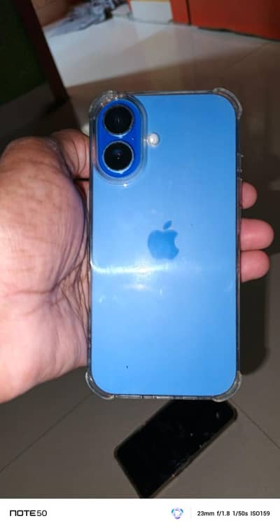 Apple iPhone 16