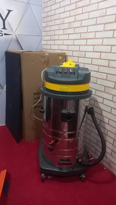COMMERCIAL VACUME FOR SALE.