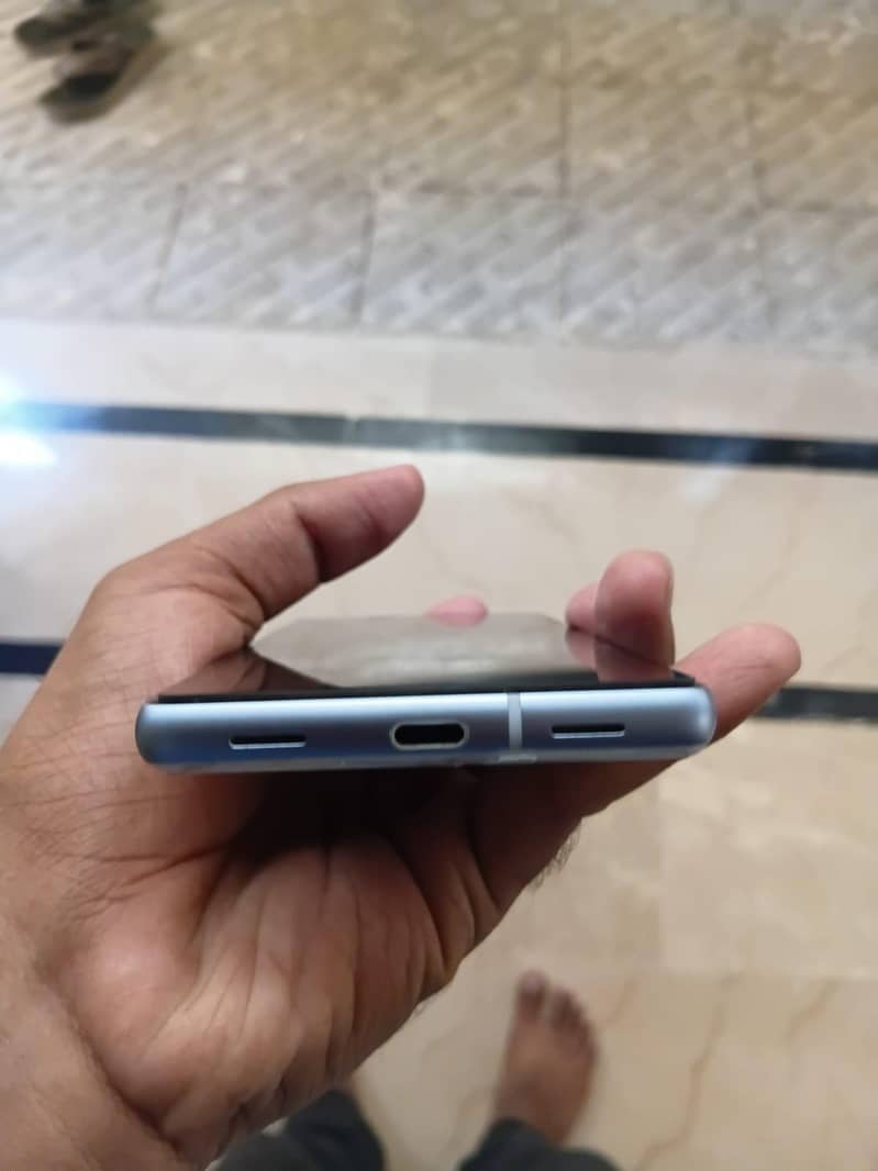 Google Pixel 7a 5