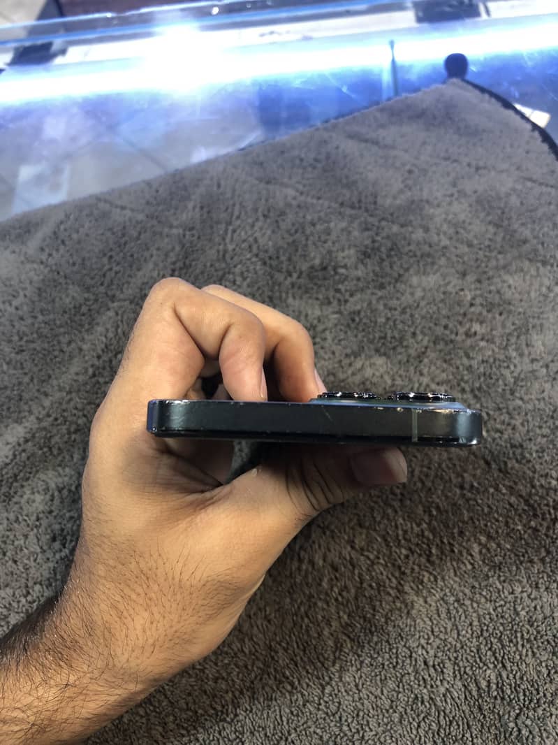 iPhone 13 Pro max 1