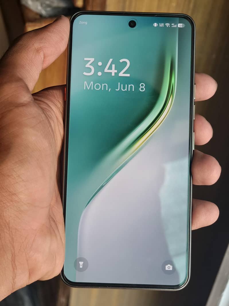 Tecno CAMON 40 Premier 5g 1
