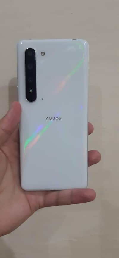 Sharp Aquos R5G