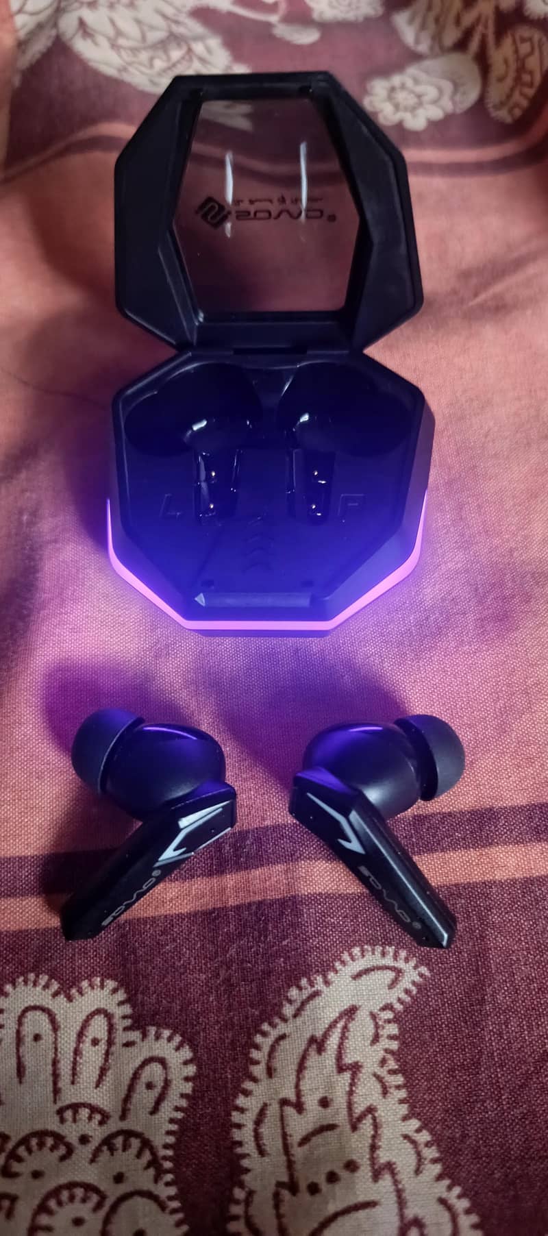 Earbuds 4