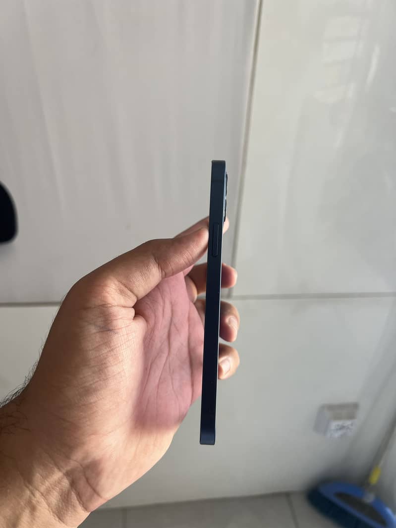 Apple iPhone 12 3