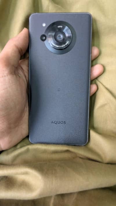 Sharp Aquos R7 FOR SELL IN REASONABLE PRICE
