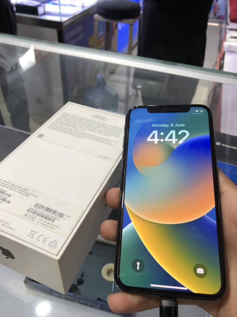 Apple iPhone X 3