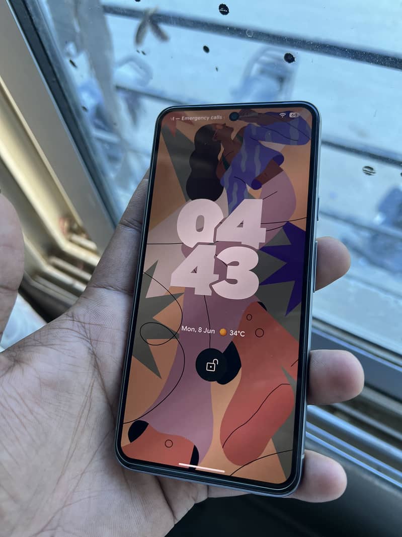 Google Pixel 8 10/10 condition 2