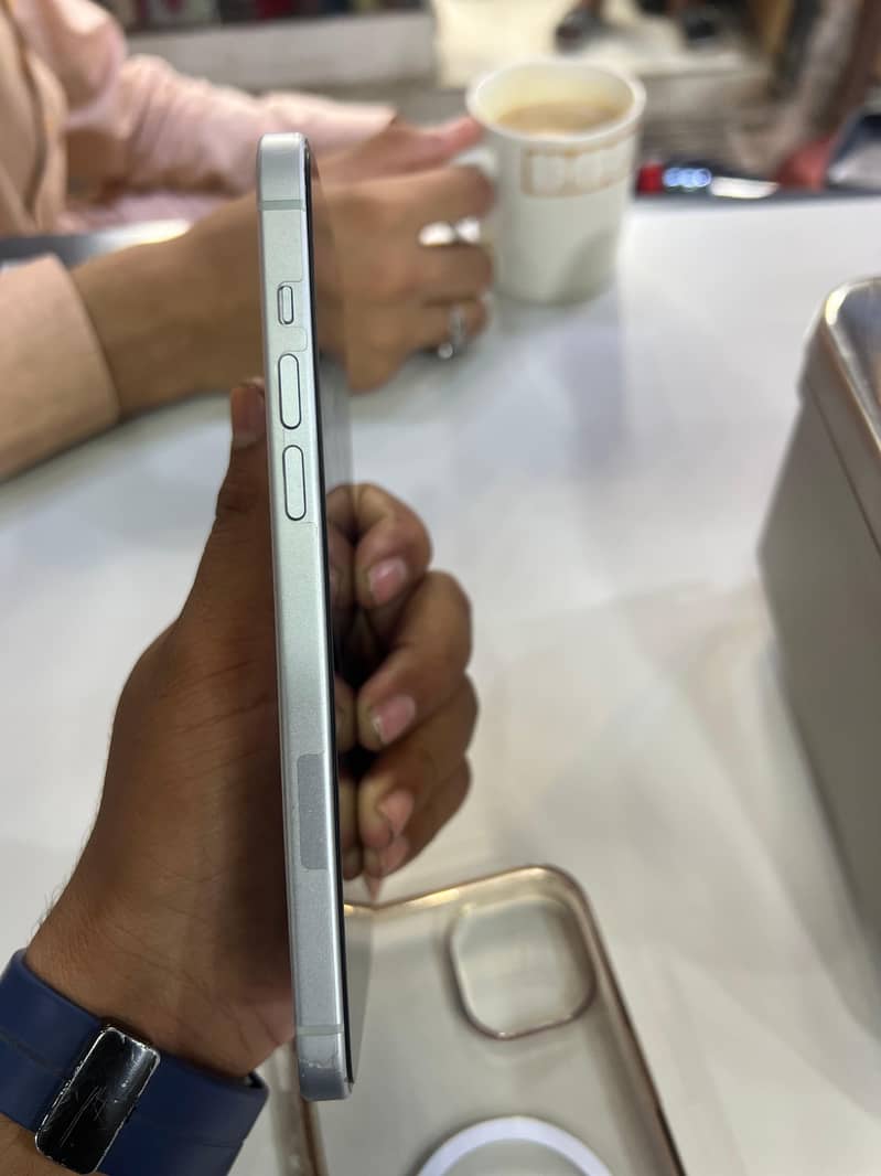 Iphone 15 plus 5