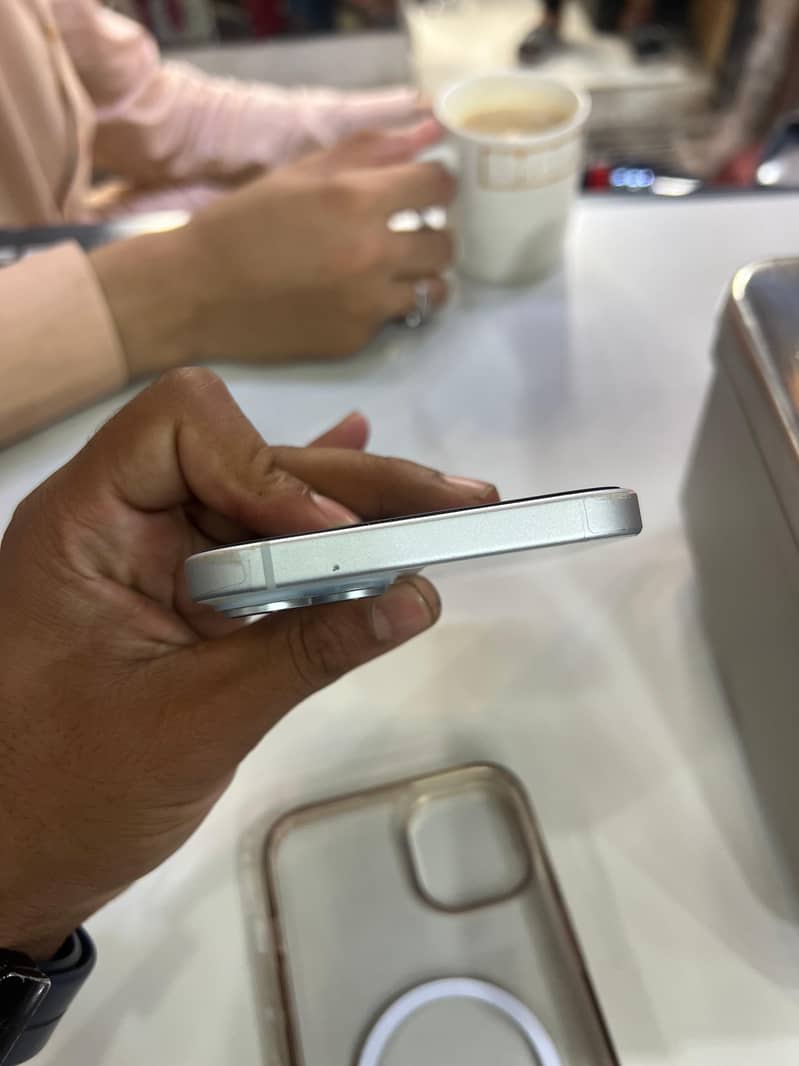 Iphone 15 plus 6