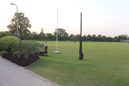 10 Marla Plot for Sale in D3 Block IEP Engineers Town Lahore | Prime Location | Demand 1.65 Crore