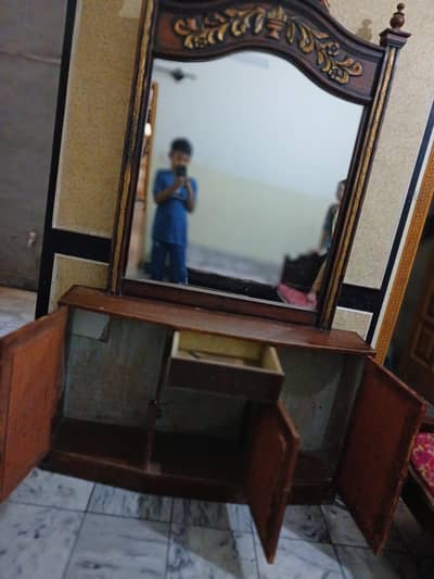 dressing table