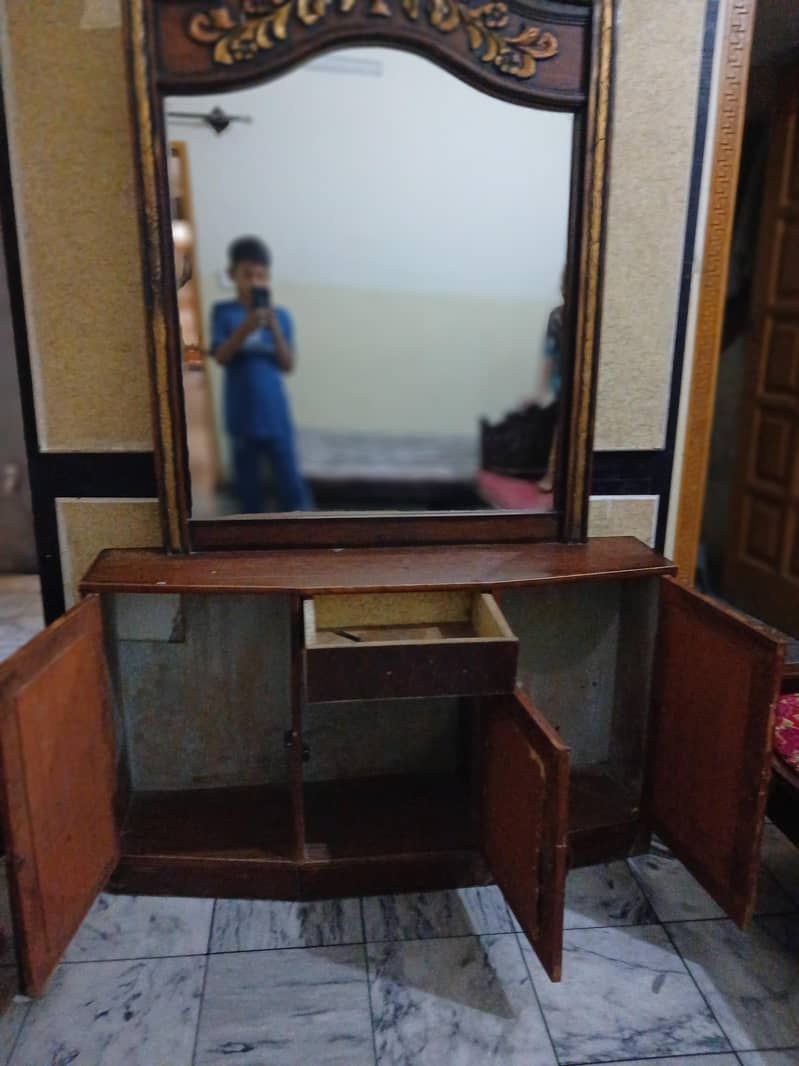dressing table 1