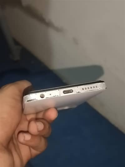 Infinix Smart 8 Pro X6525B 4/128 – Condition 8.5/10 – 16,000 Final