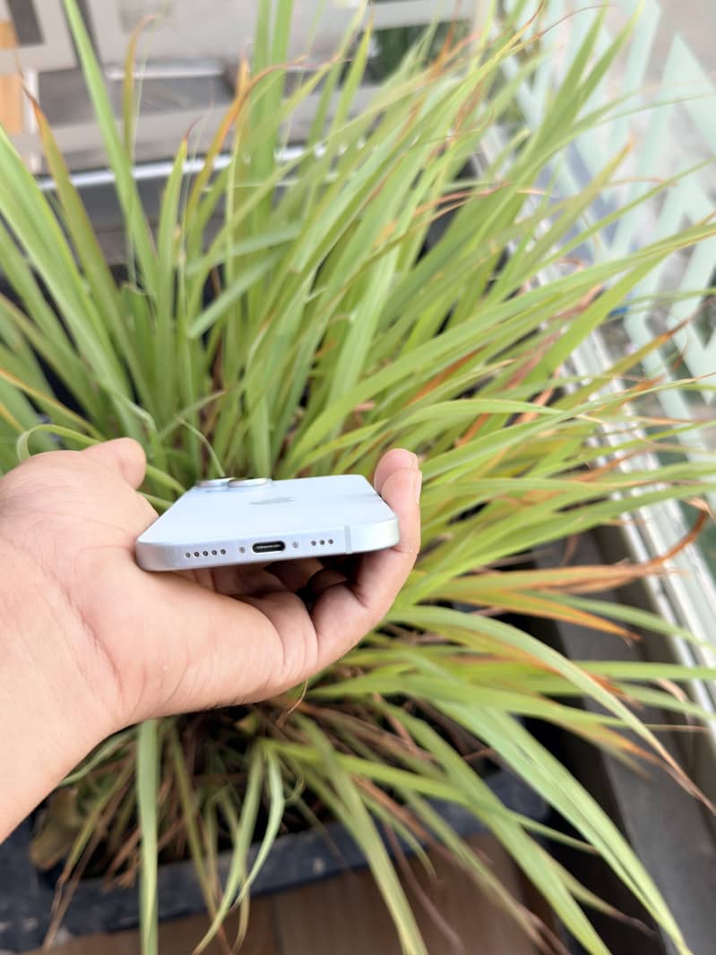 Apple iPhone 15 4