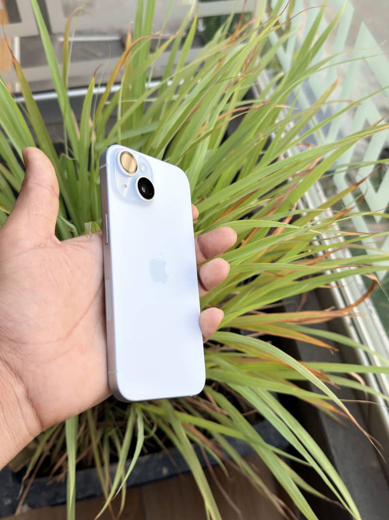 Apple iPhone 15 5