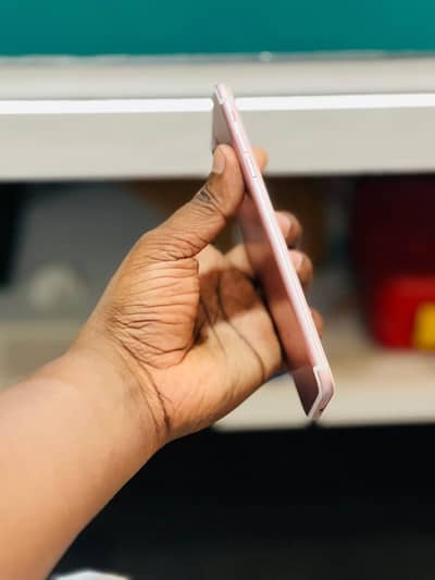 Apple iPhone 7 Plus main WhatsApp number 03703659905