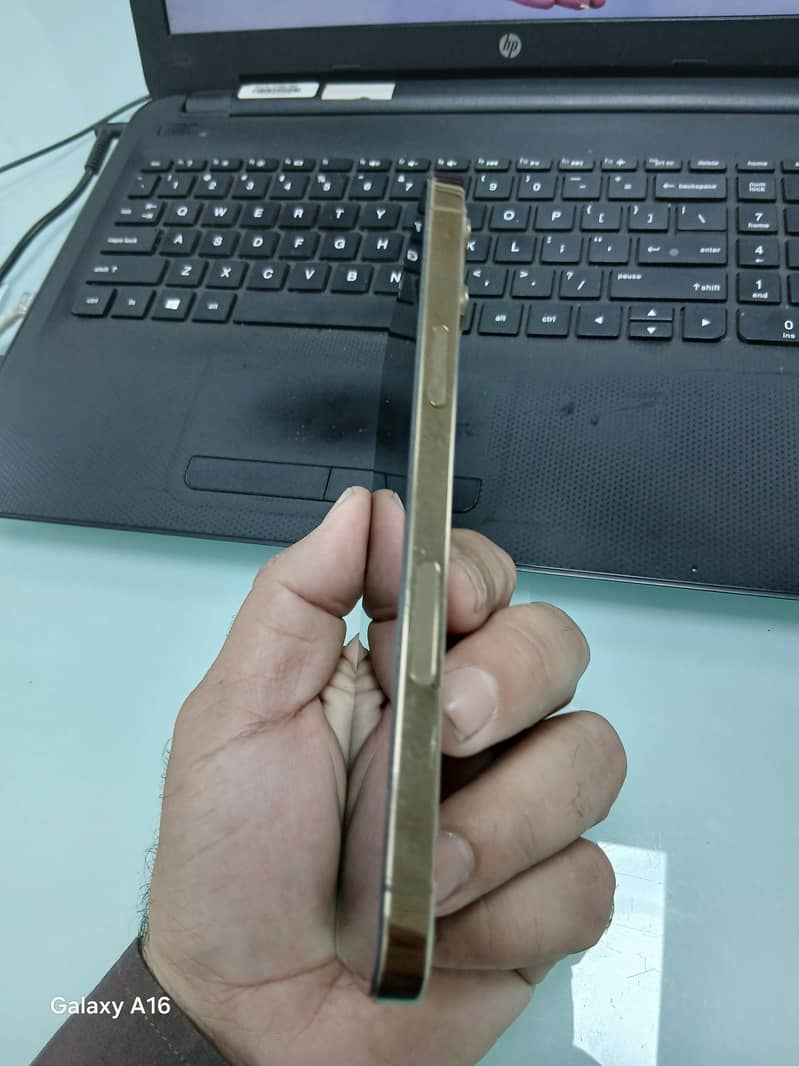Apple iPhone 12 Pro Max 4