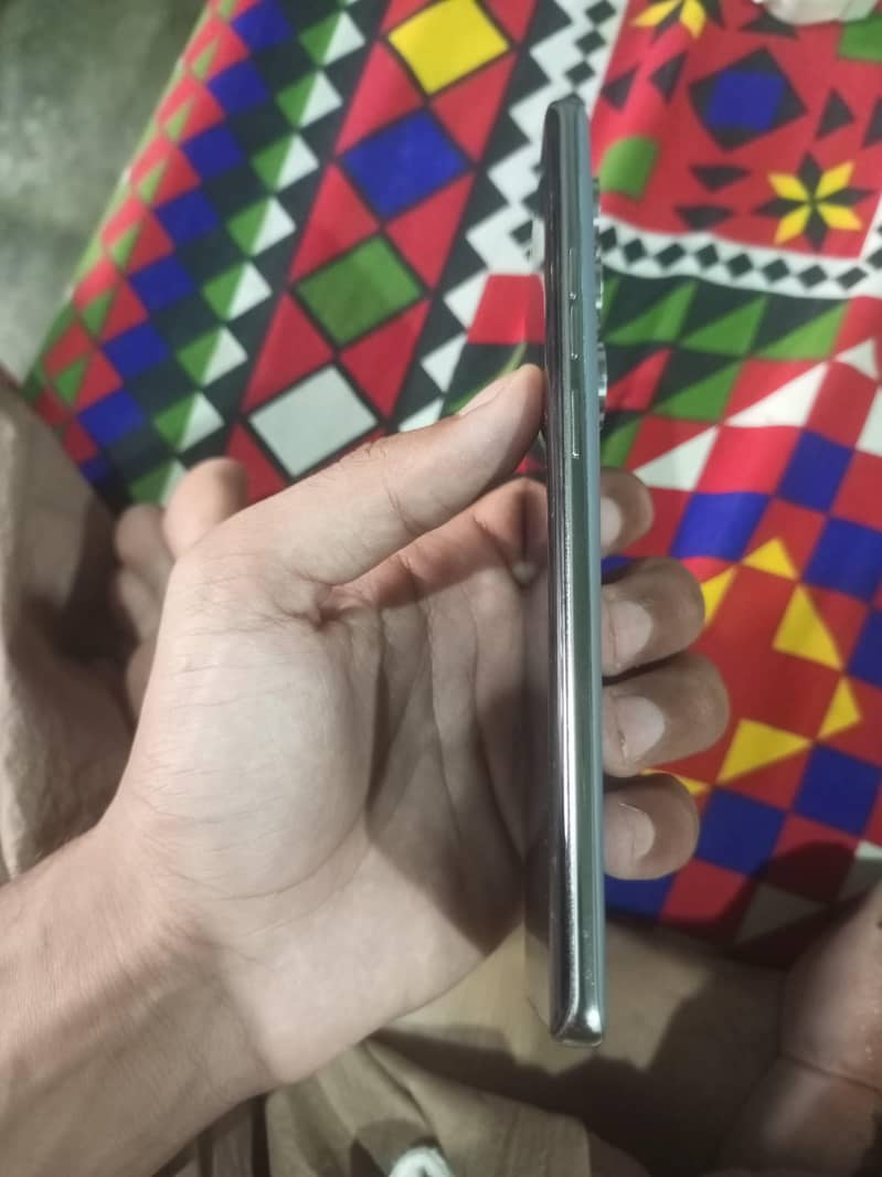 Tecno CAMON 40 Pro 1