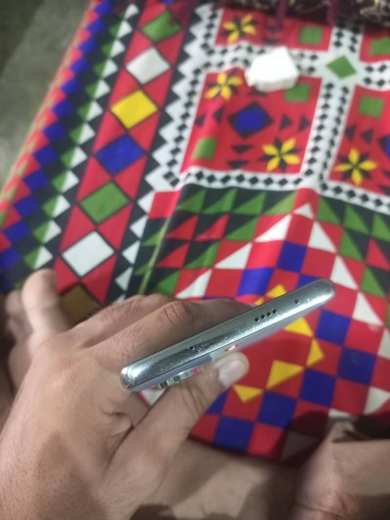 Tecno CAMON 40 Pro 4