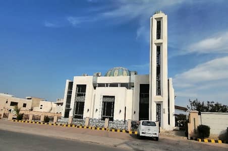 2 Kanal Corner Plot Available For Sale