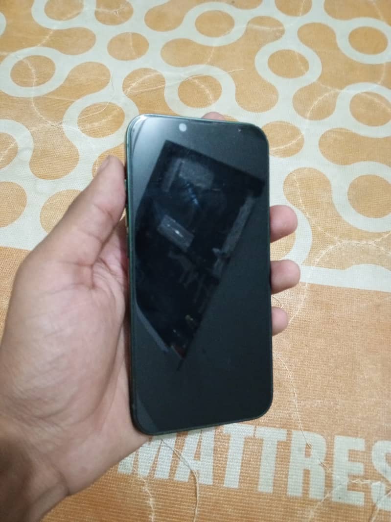 Apple iPhone 13 0