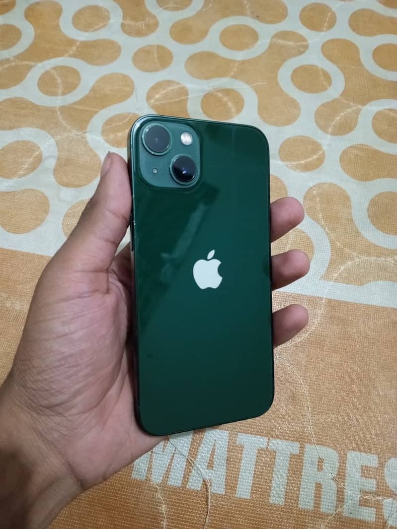 Apple iPhone 13 1
