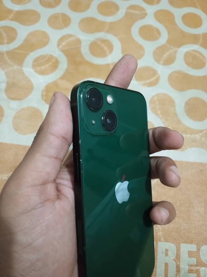 Apple iPhone 13 2