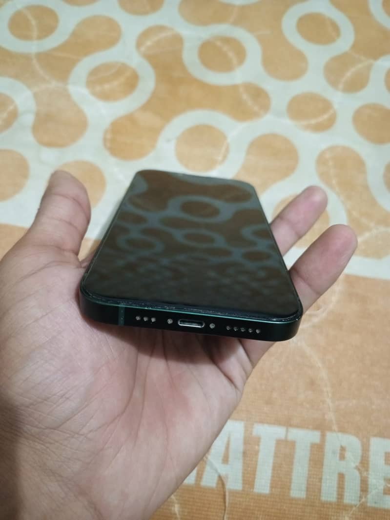 Apple iPhone 13 3