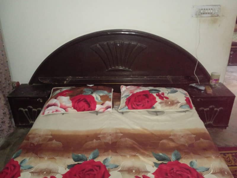 Bed king size 3