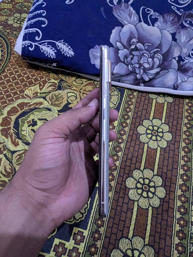 Google Pixel 7 pro 4