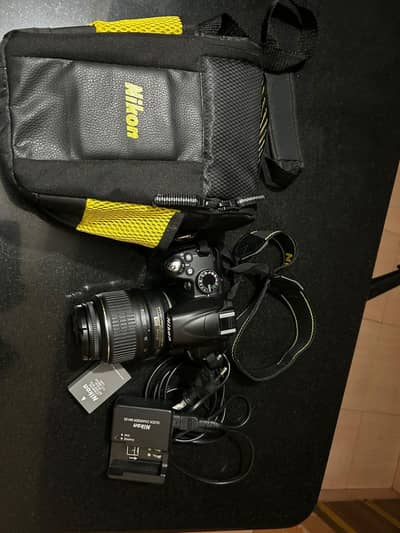 nikon D3000 DSLR for sell