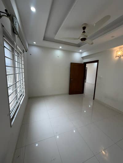 E 11 3 multi unfurnished 3bed apartment for rent
