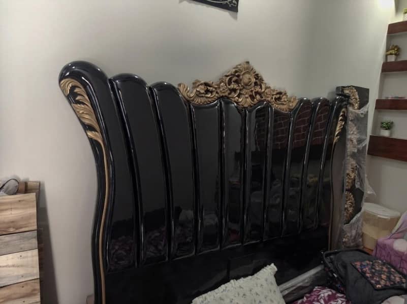 Bed with dressing table and two side table 0