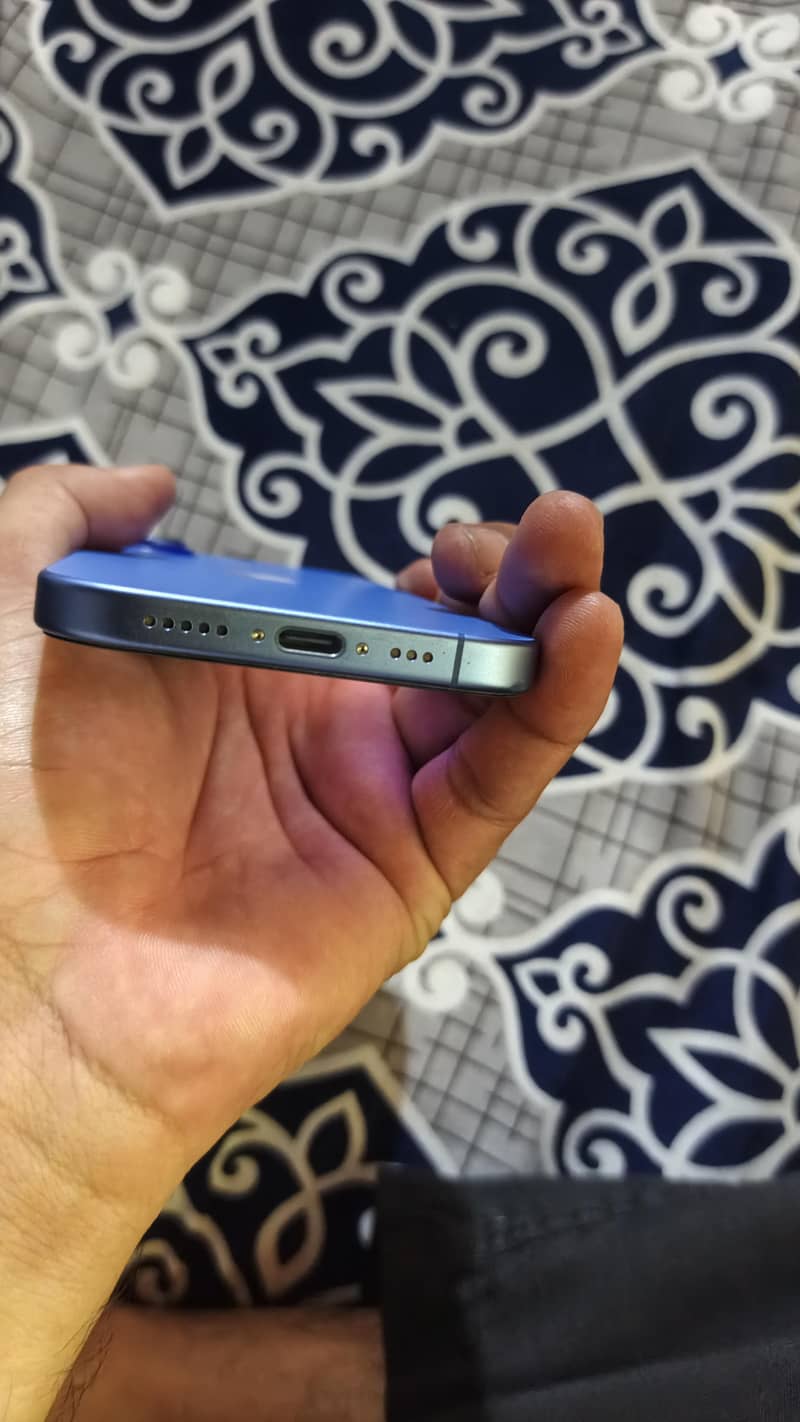 Apple iPhone 16 1